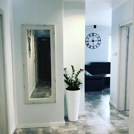 Happiness 耶莱尼亚古拉