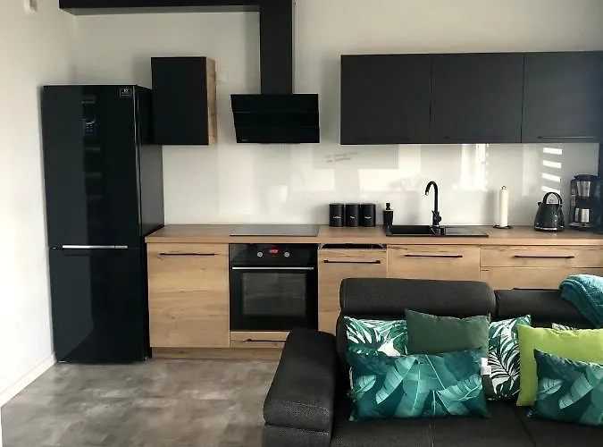 Happiness 옐레니아구라