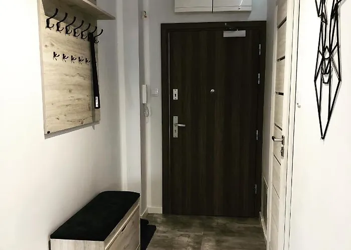 Happiness 아파트 옐레니아구라